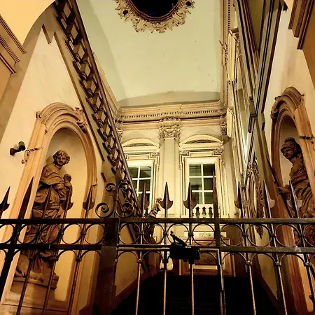 Apartment Fantuzzi Palace *