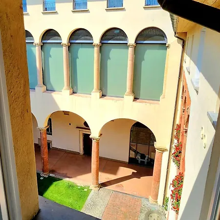 Fantuzzi Palace - Luxury In A 16th-century Palace