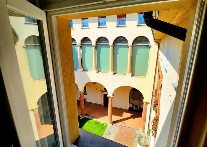 Fantuzzi Palace Bolonya