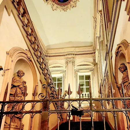 Fantuzzi Palace - Luxury In A 16th-century Palace Apartmán